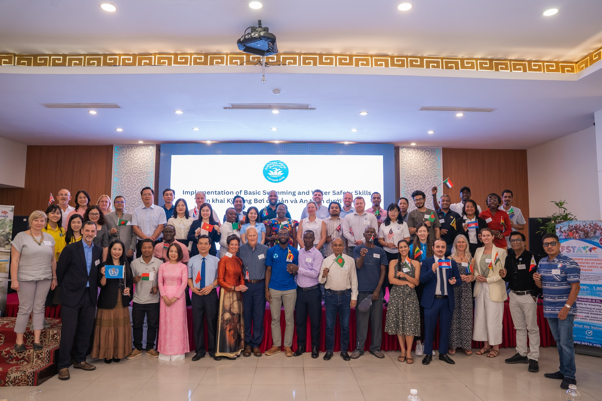INTERNATIONAL WORKSHOP ON BASIC SWIMMING SKILLS AND WATER SAFETY SUCCESSFULLY HELD IN HUE